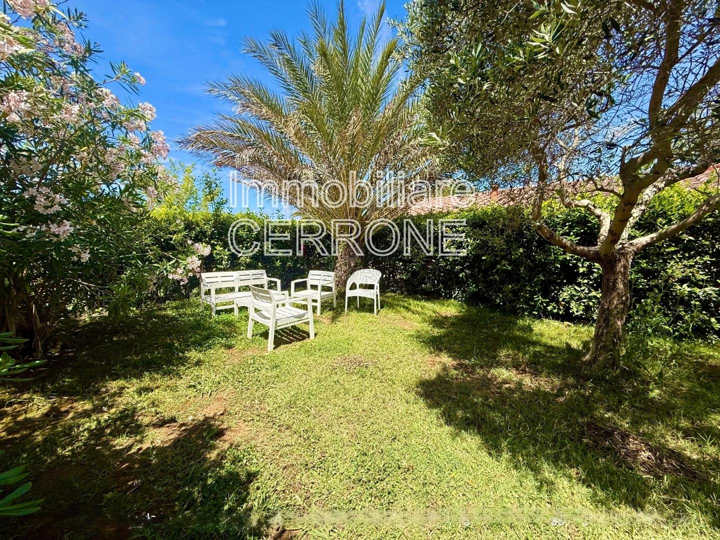 Monolocale con giardino, Cecina marina