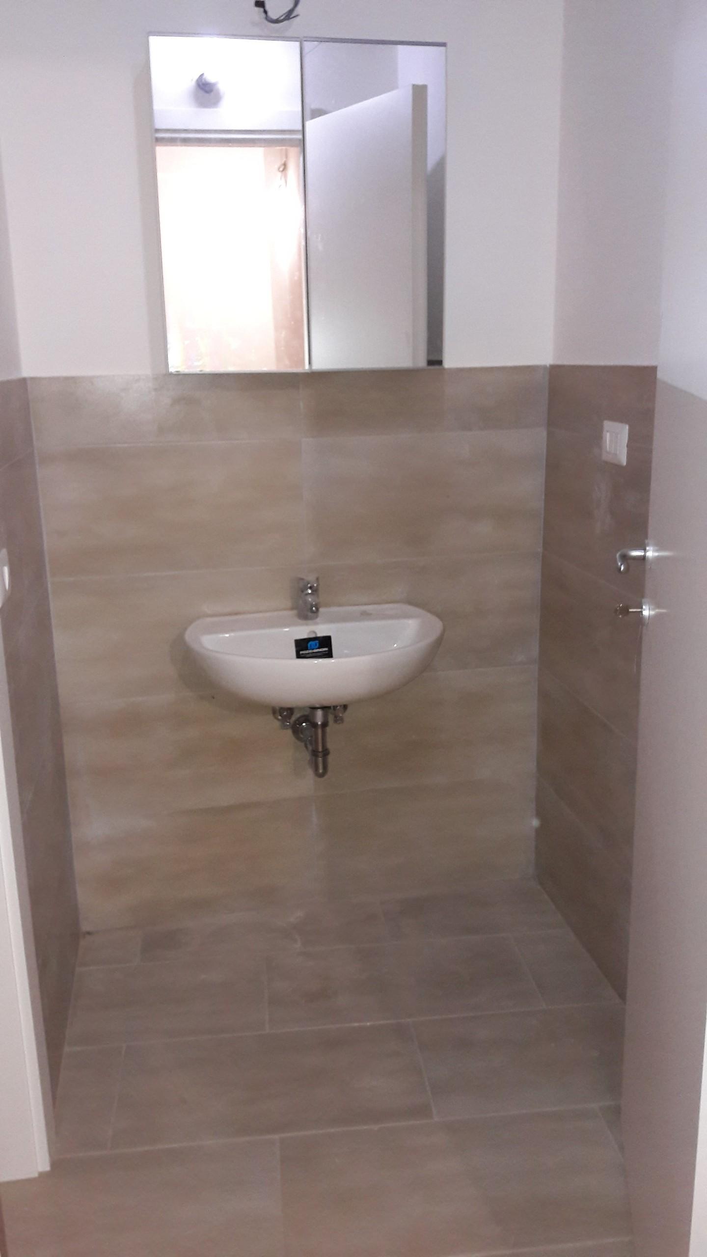 Locale commerciale in vendita a Monteroni d'Arbia