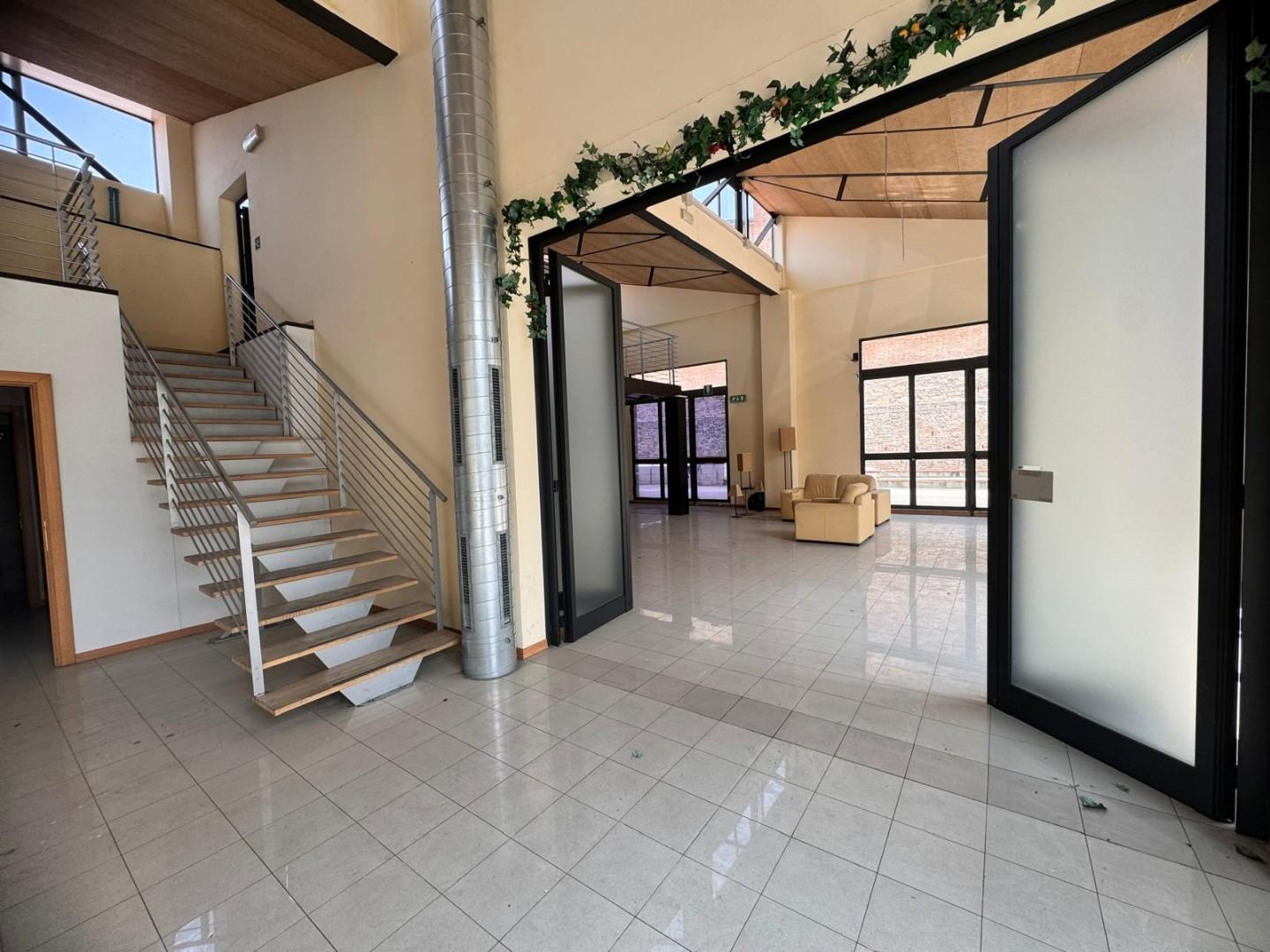 Locale commerciale in affitto, Siena toselli