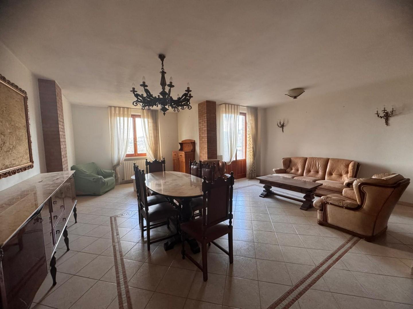 Villa Bifamiliare con giardino, Siena certosa