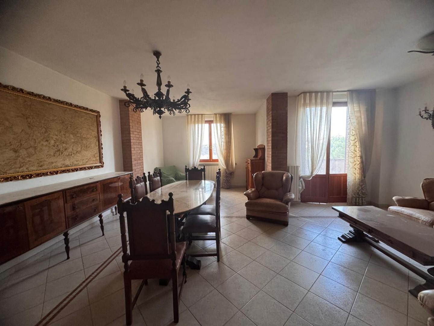 Villa Bifamiliare con giardino, Siena certosa