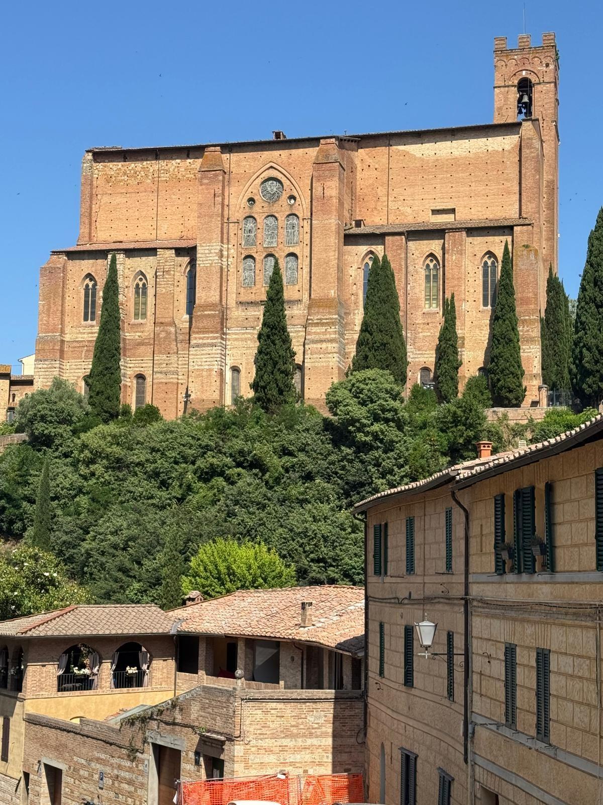 Trilocale arredato in affitto, Siena oca