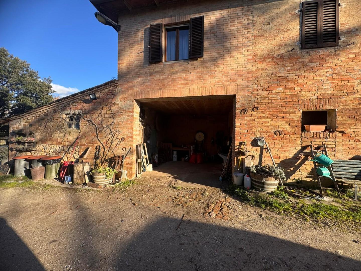 Rustico con giardino, Siena fogliano grosso