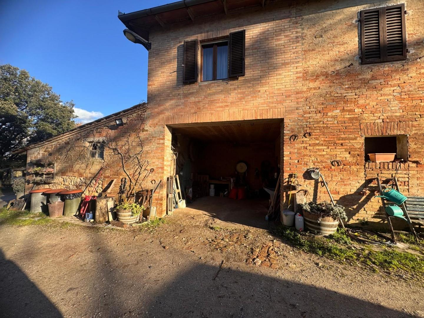 Rustico con giardino, Siena fogliano grosso