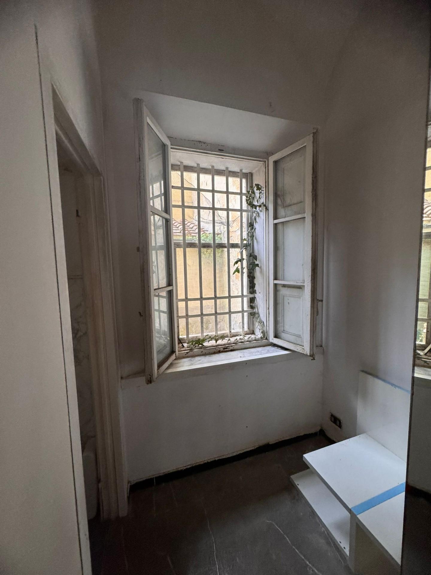 Locale commerciale in affitto, Siena antiporto