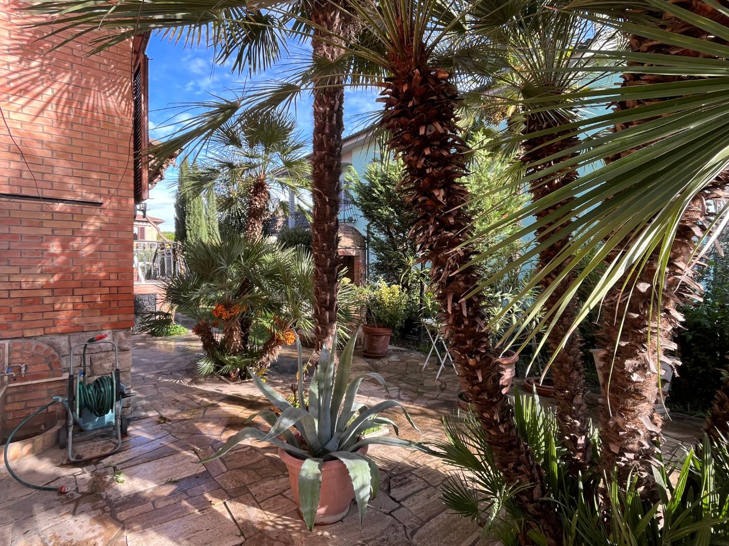 Villa con giardino a Asciano