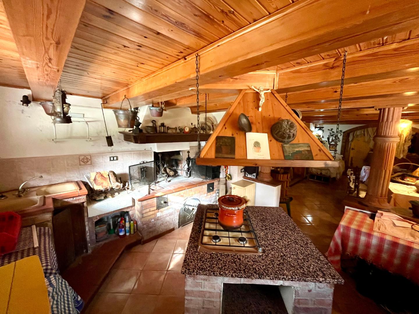 Villa con giardino a Asciano