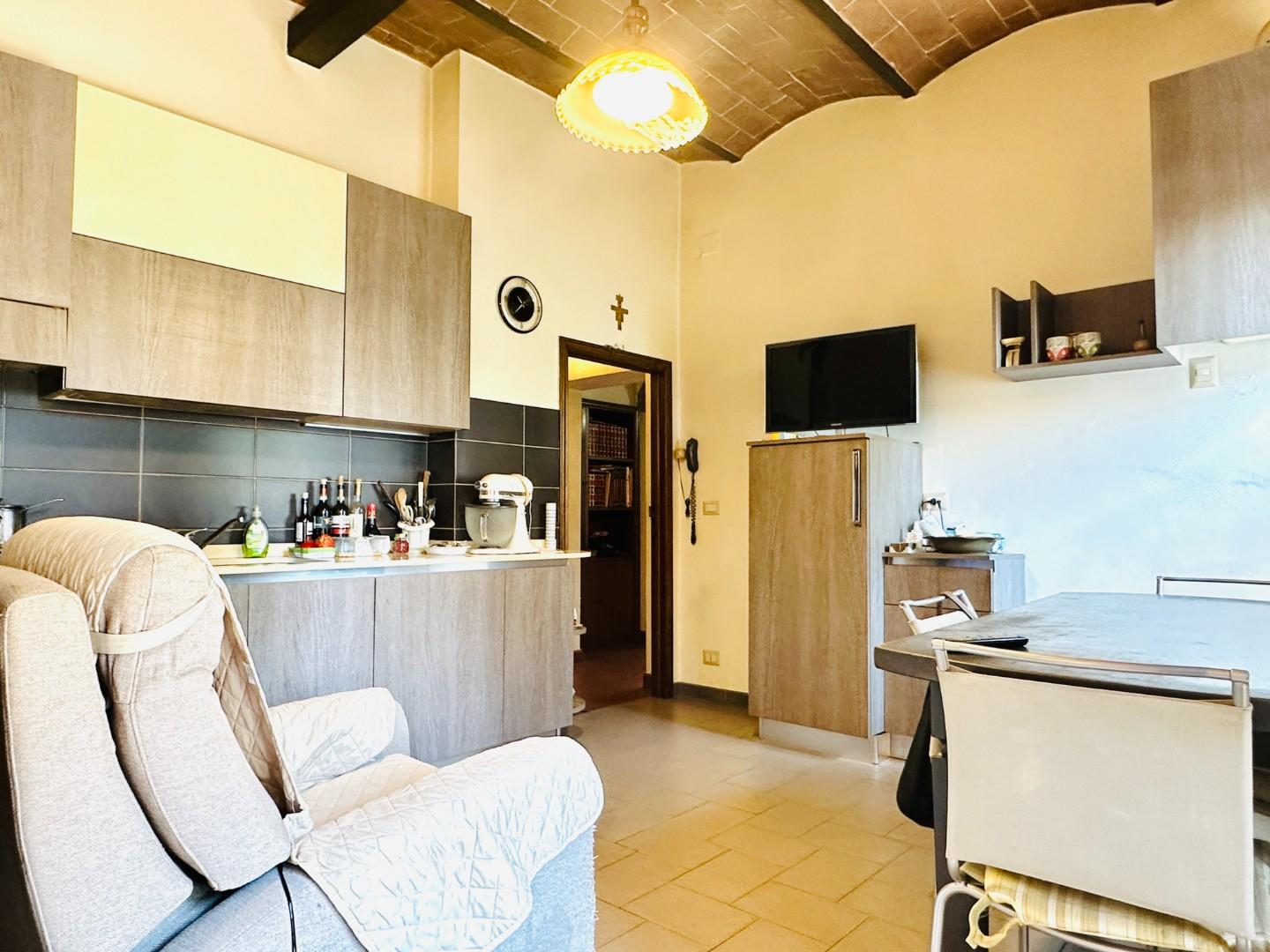 Appartamento con giardino, Asciano casetta