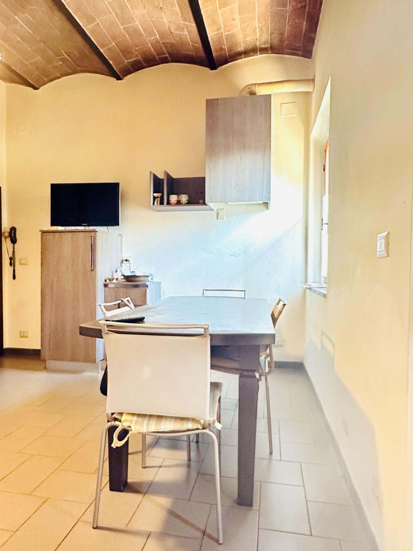 Appartamento con giardino, Asciano casetta