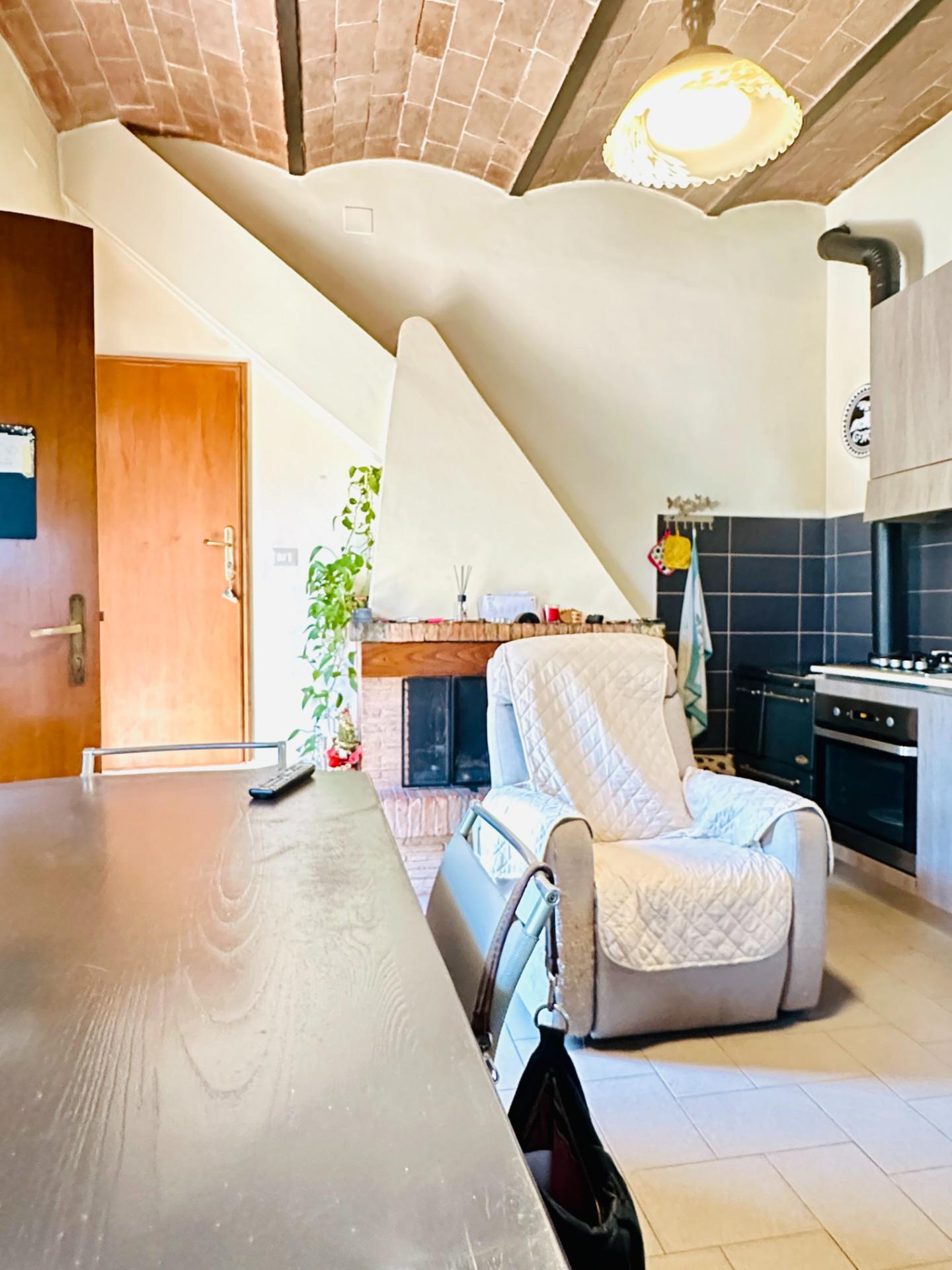 Appartamento con giardino, Asciano casetta