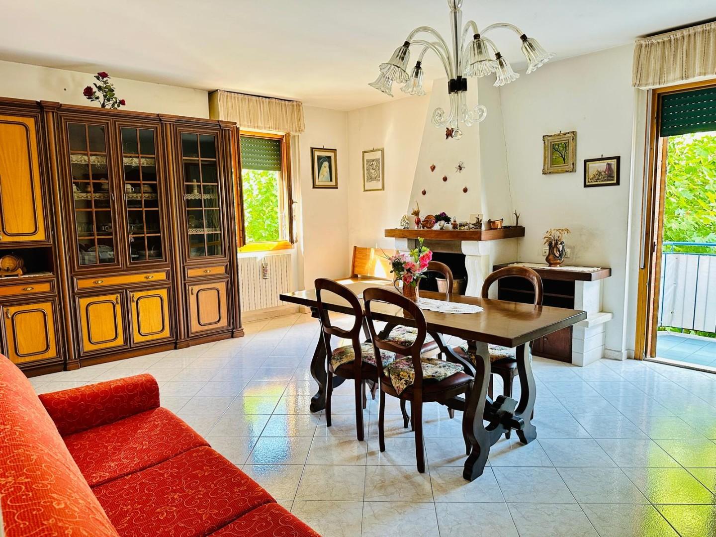 Appartamento con terrazzo, Siena taverne d'arbia