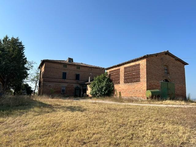 Stabile/Palazzo da ristrutturare a Siena