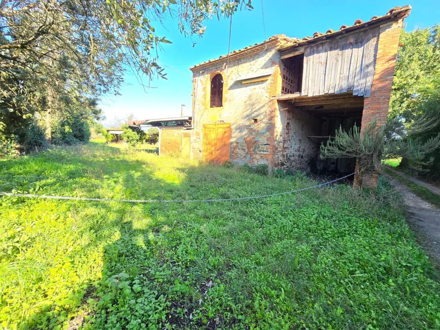 Rustico con giardino, Castelfranco di Sotto orentano