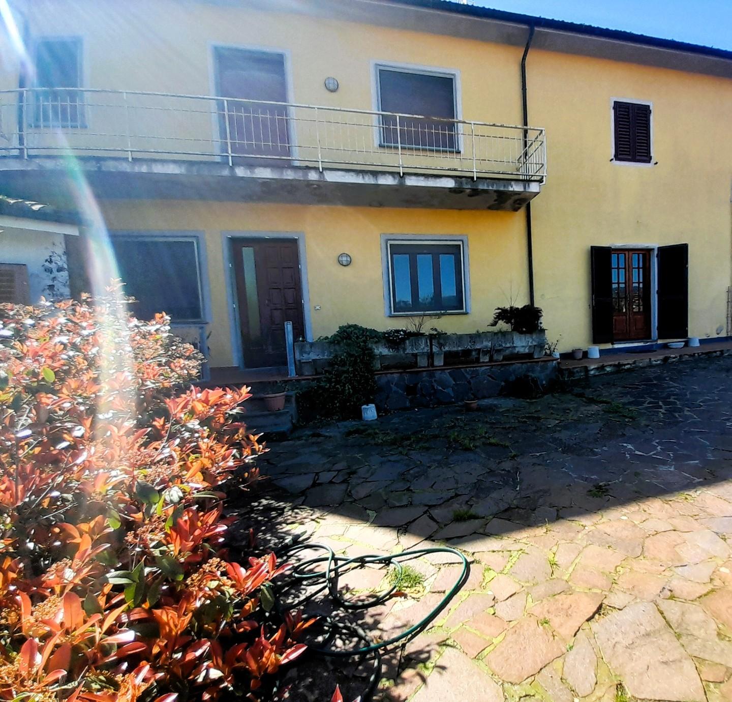 Casa indipendente con terrazzi, Buggiano pittini