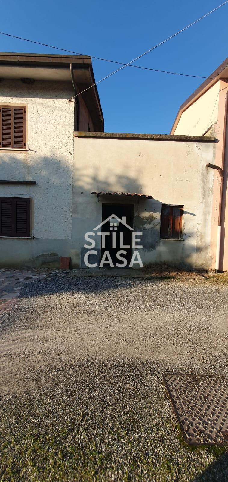 Casa indipendente con giardino, Pescia castellare