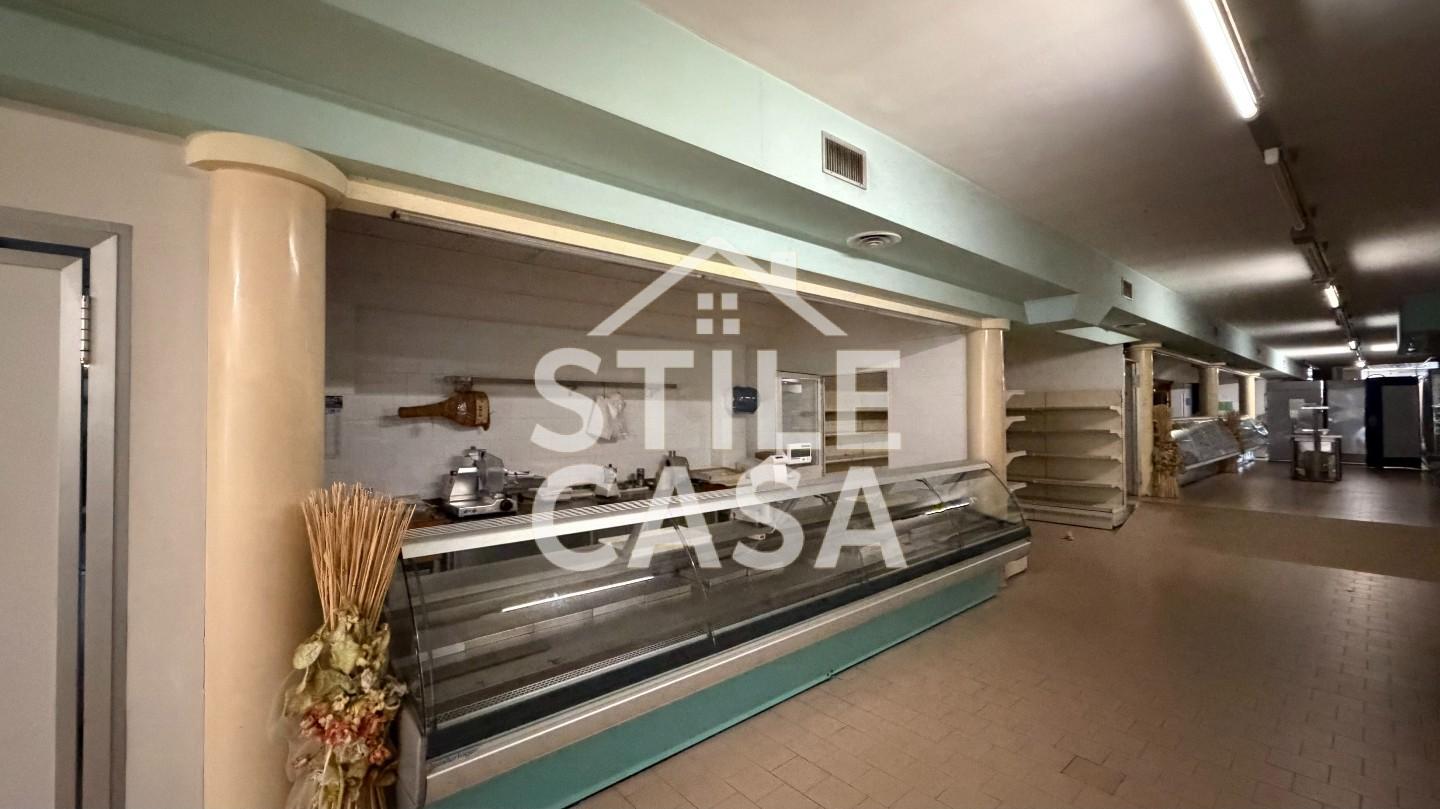 Locale commerciale in vendita a Altopascio