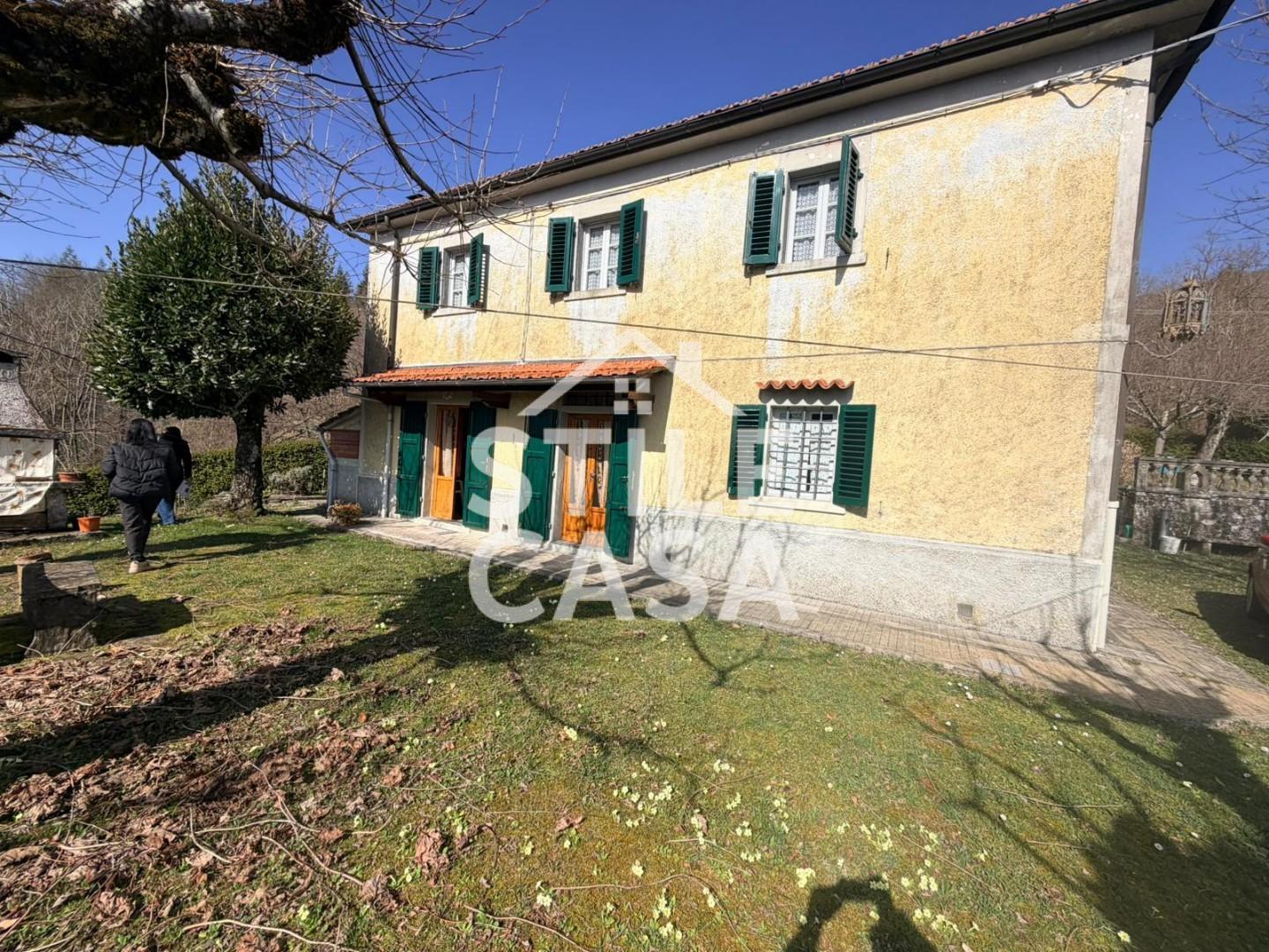 Casa indipendente con giardino, Pistoia cassarese