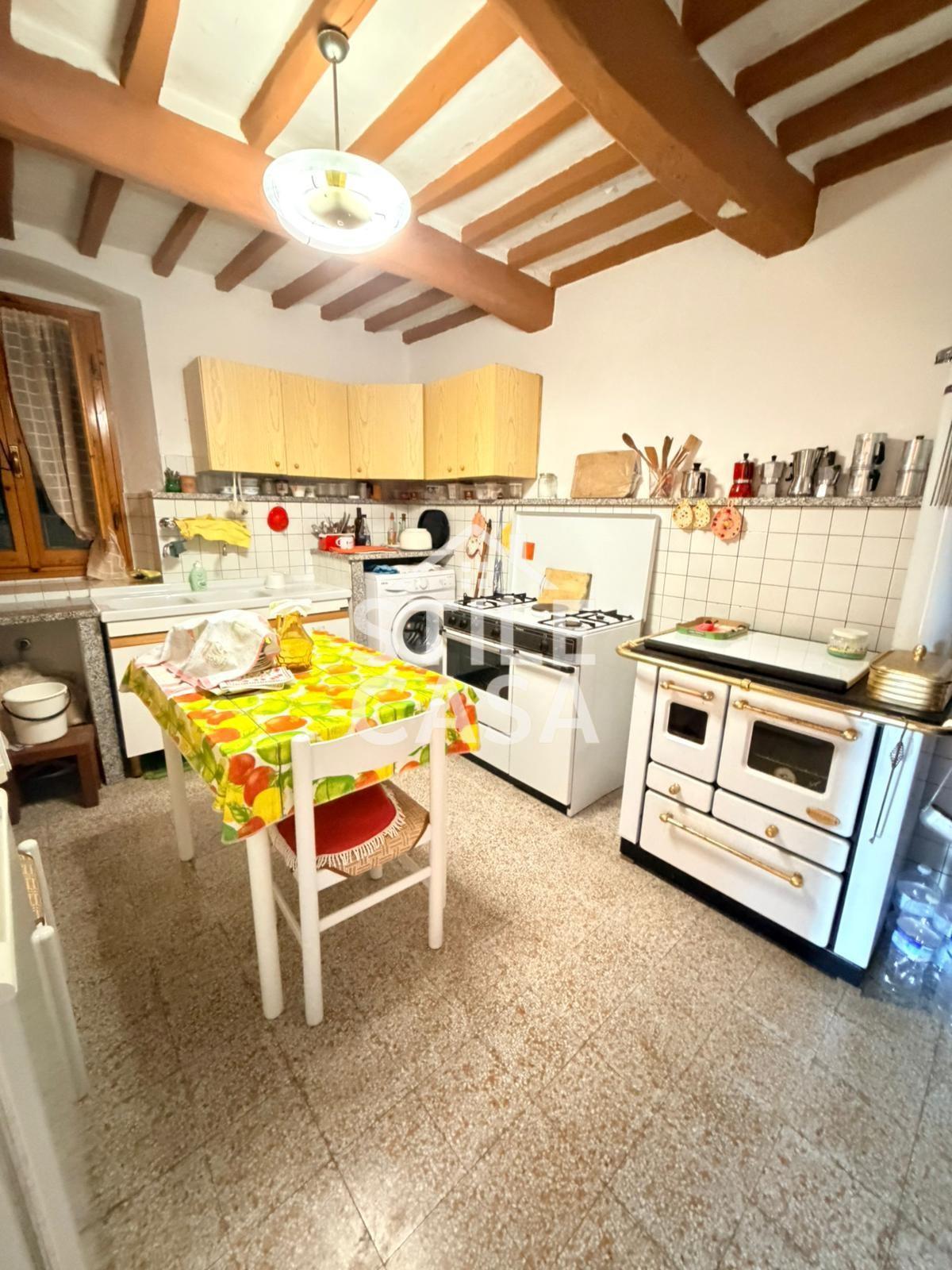 Casa indipendente con giardino, Pistoia cassarese