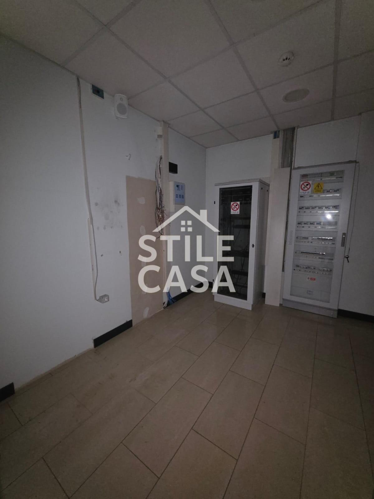 Locale commerciale in affitto a Porcari