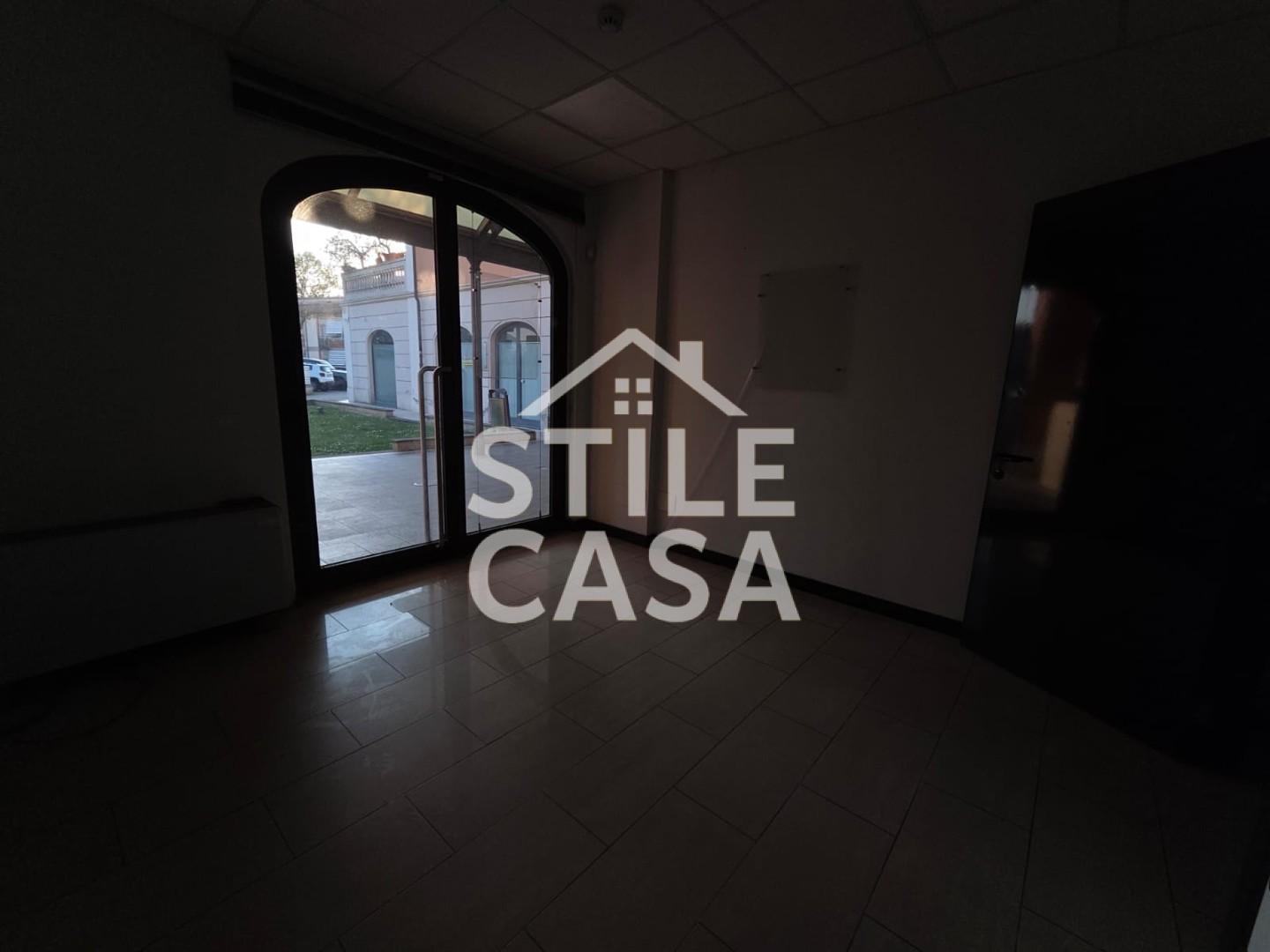 Locale commerciale in affitto a Porcari