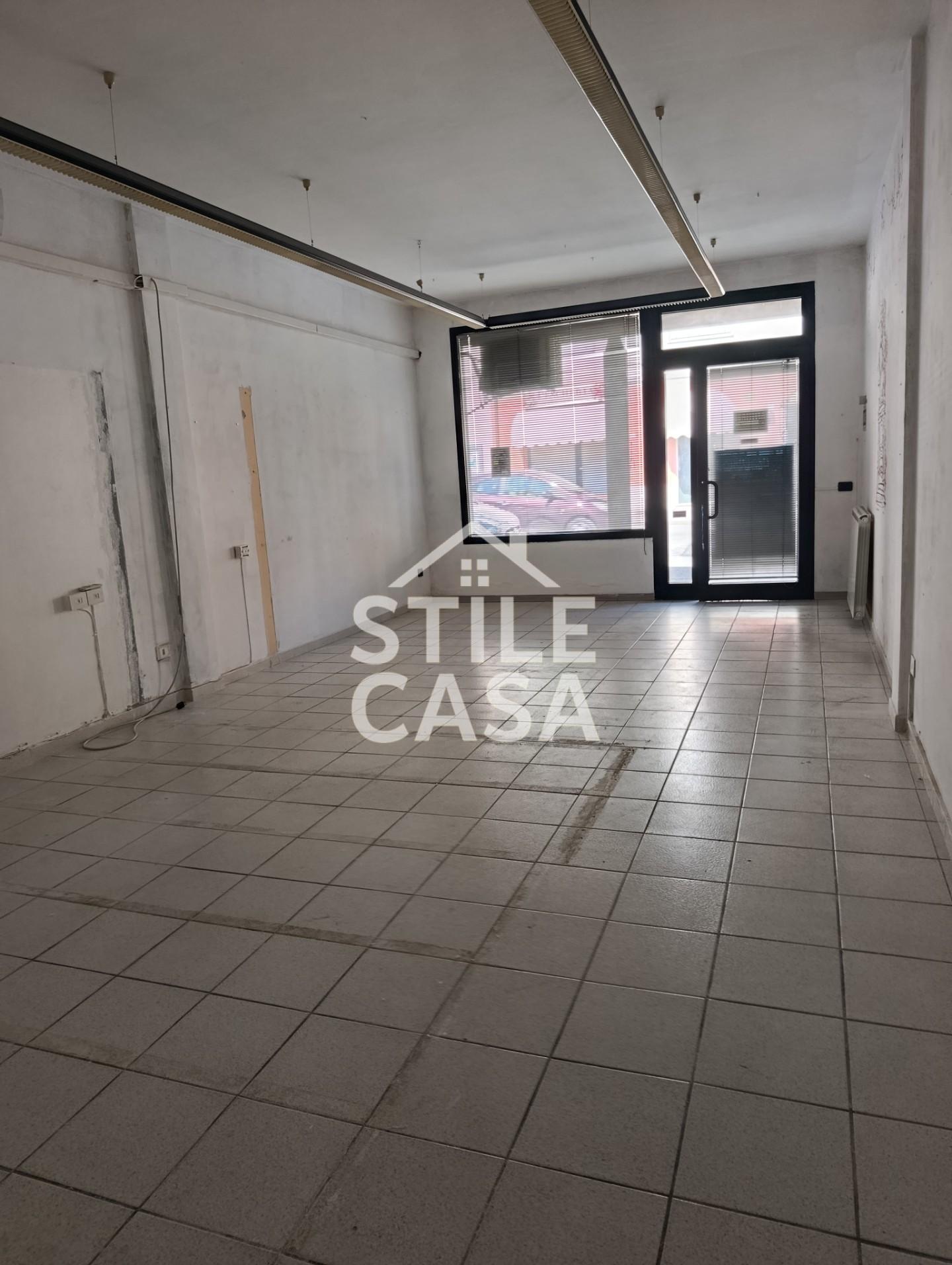 Locale commerciale in affitto, Santa Croce sull'Arno staffoli