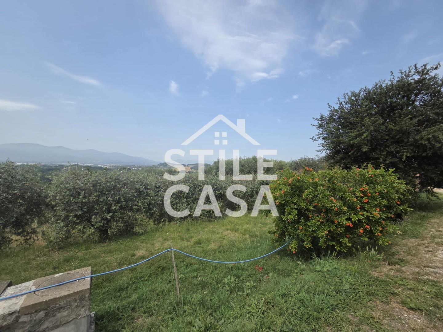 Villa con giardino a Montecarlo