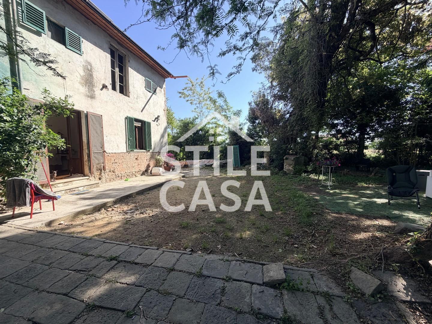Casa indipendente con giardino a Chiesina Uzzanese