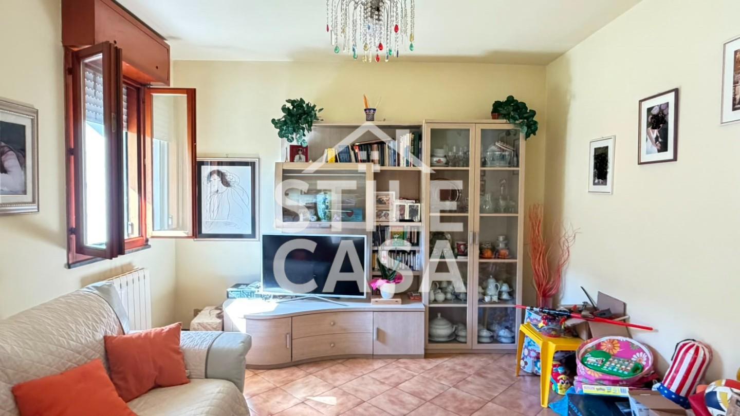 Villa con terrazzo, Capannori centro