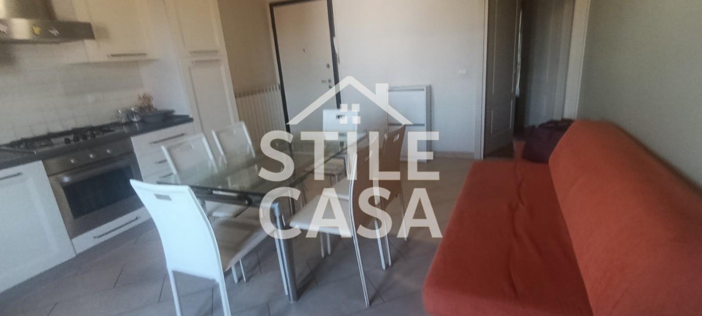 Trilocale arredato in affitto, Lucca vicino mura