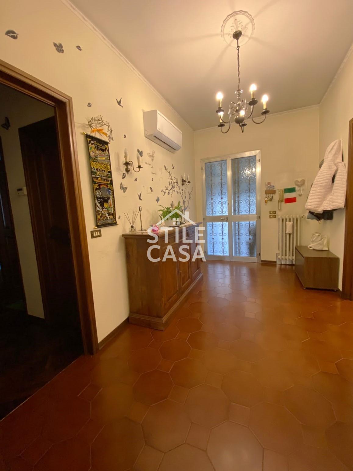 Appartamento con terrazzo a Montecatini-Terme