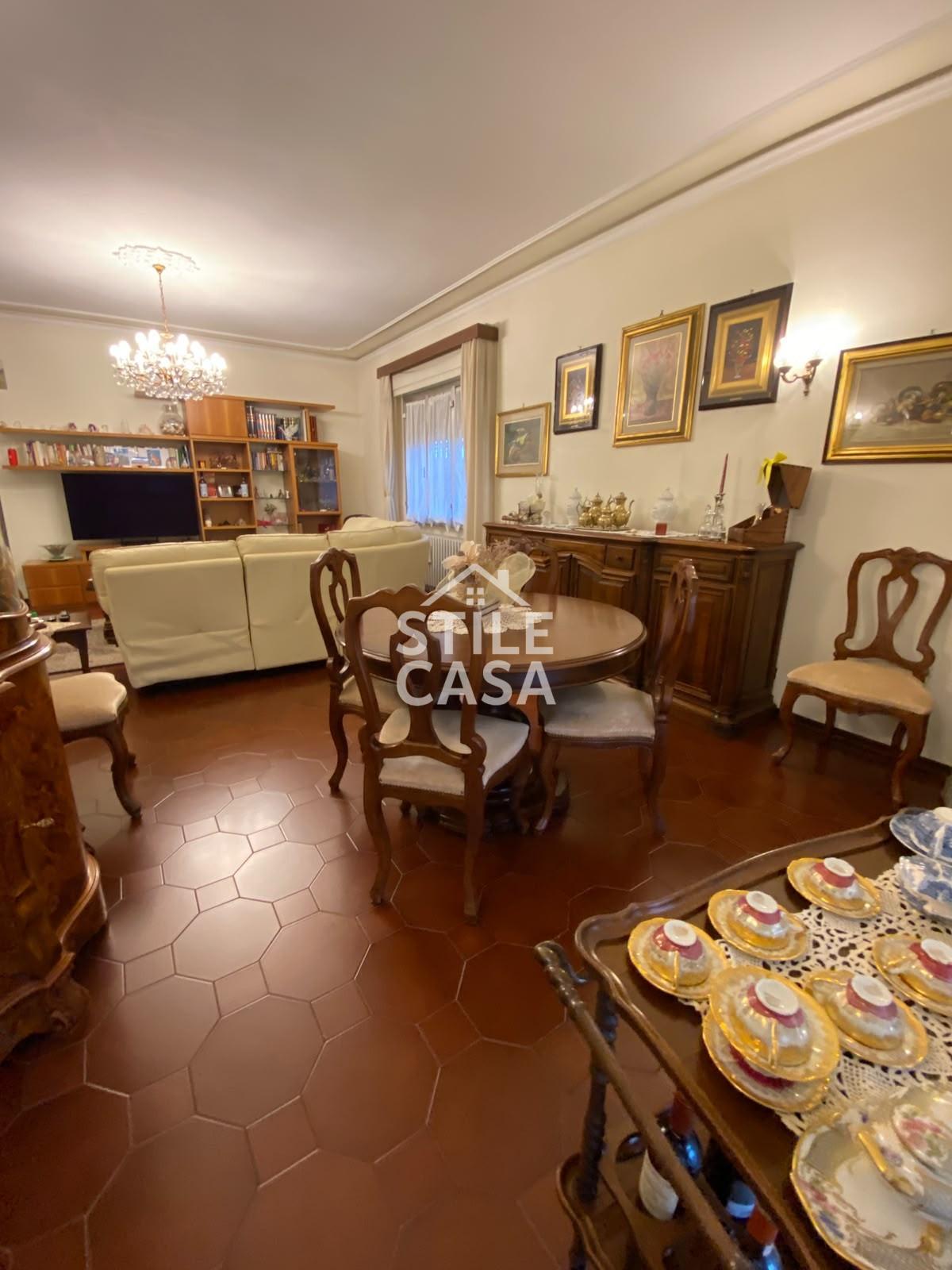 Appartamento con terrazzo a Montecatini-Terme