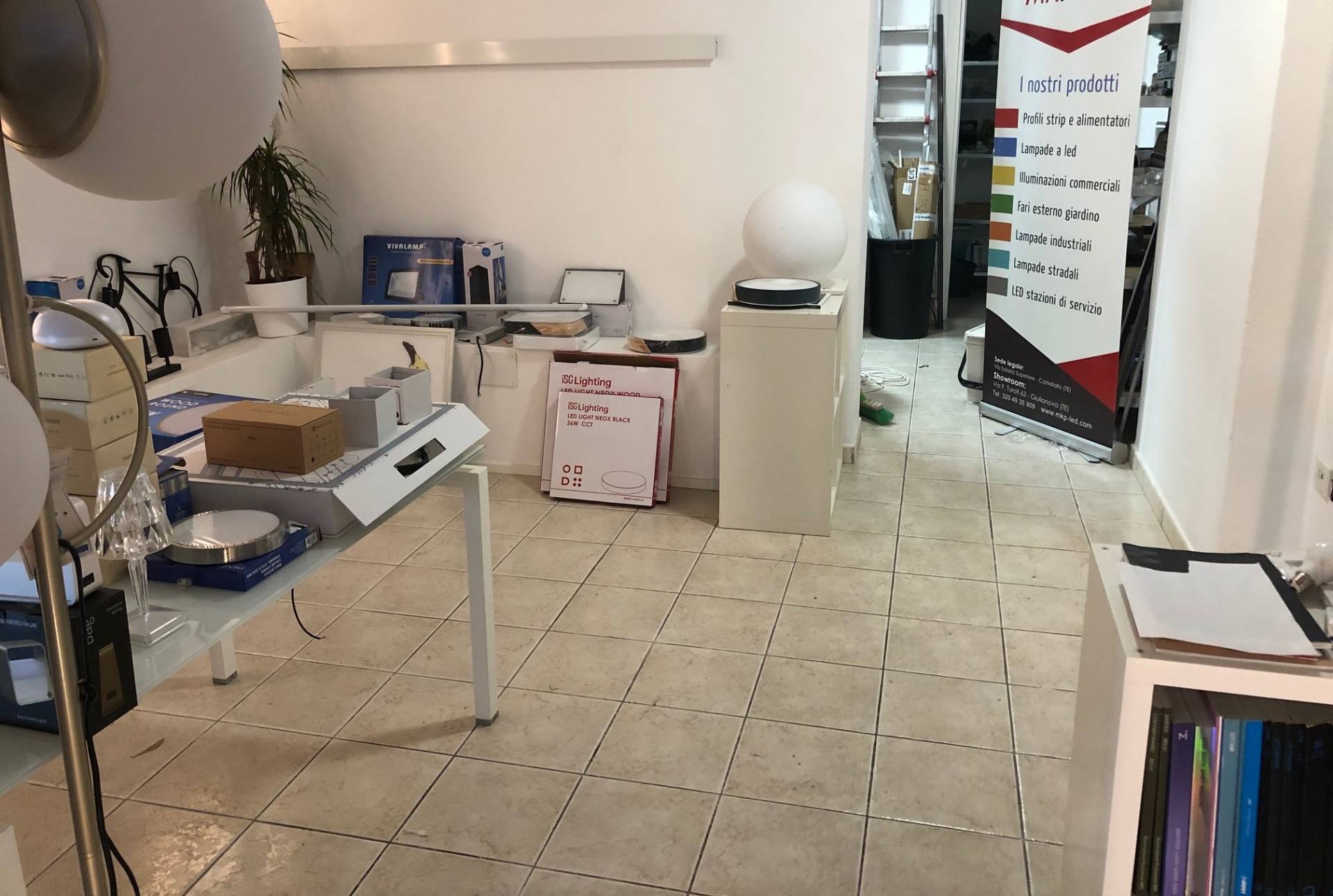 Locale commerciale in vendita a Giulianova, centro