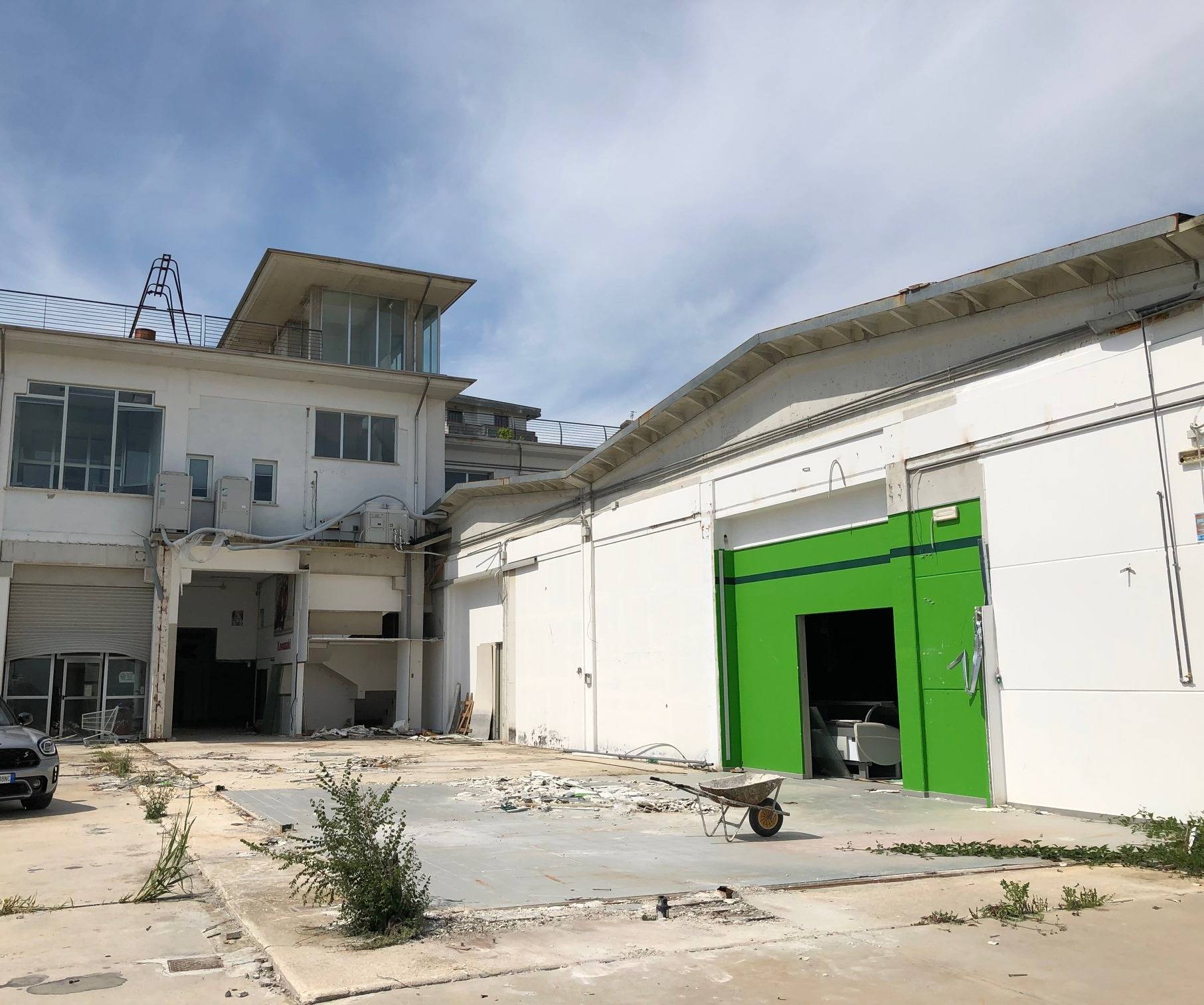 Capannone in vendita a Atri, centro