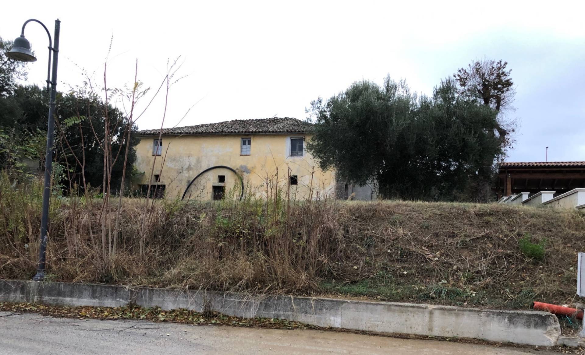 Rustico in vendita a Bellante, Ripattoni