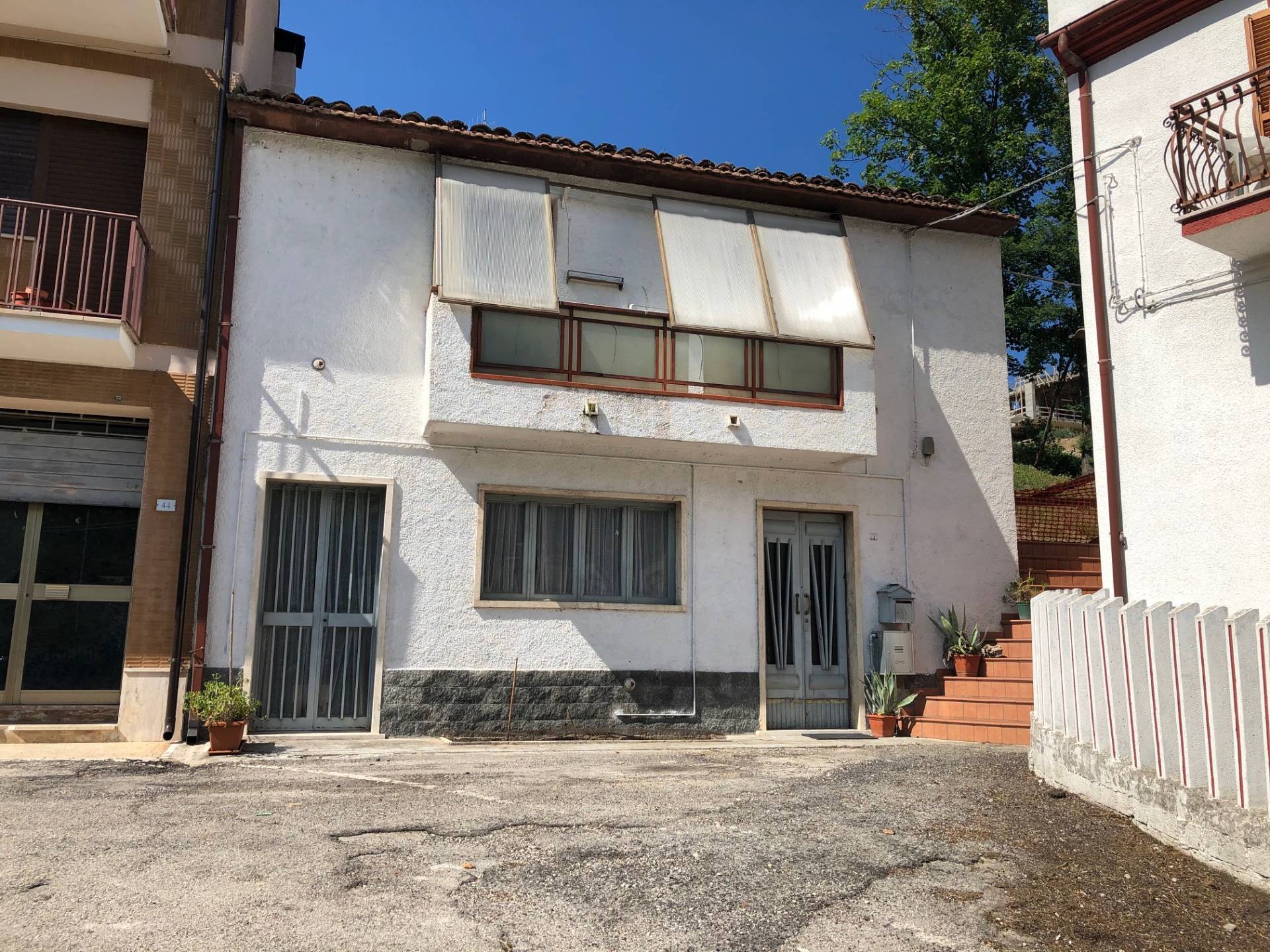 Villette a schiera in vendita a Isola del Gran Sasso d'Italia, centro