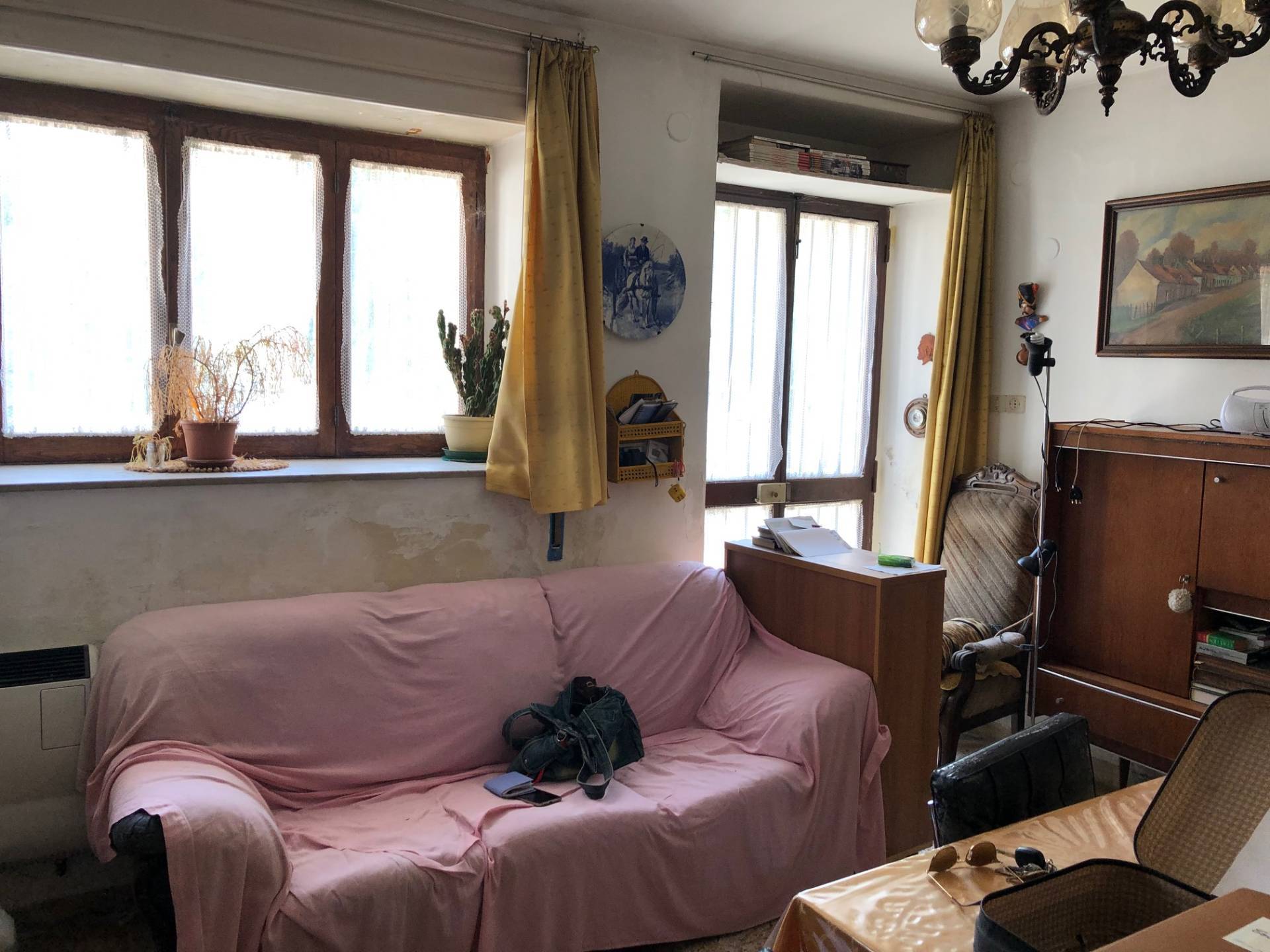 Villette a schiera in vendita a Isola del Gran Sasso d'Italia, centro