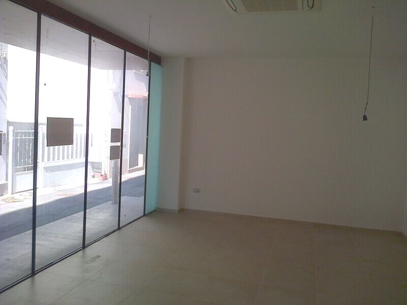 Locale commerciale in vendita a Giulianova, centro