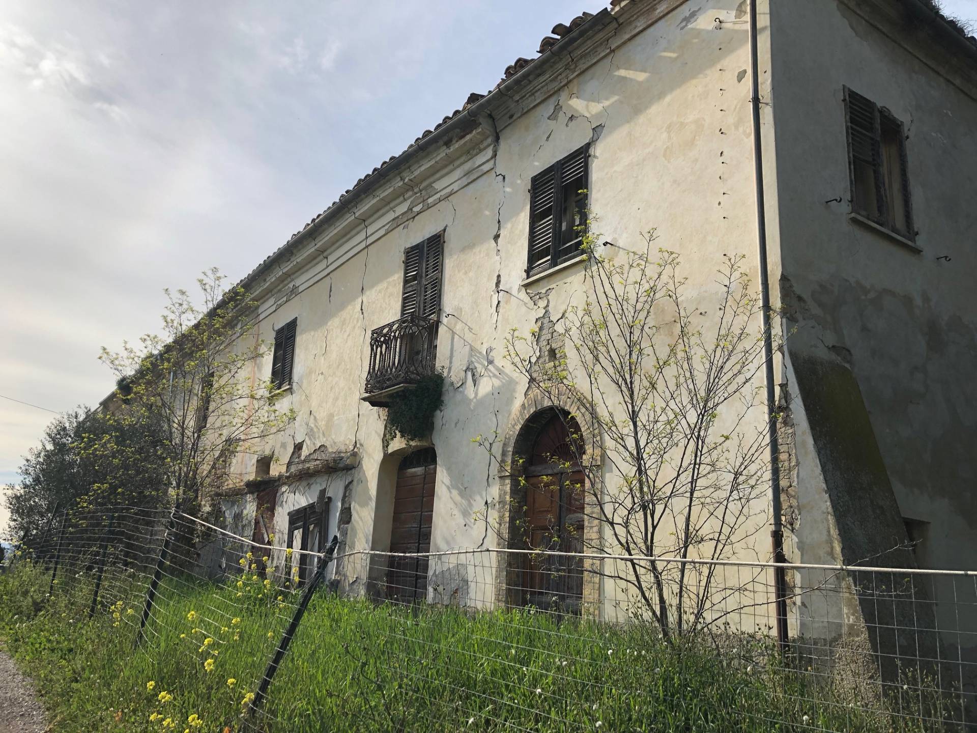 Palazzo in vendita a Notaresco, Grasciano