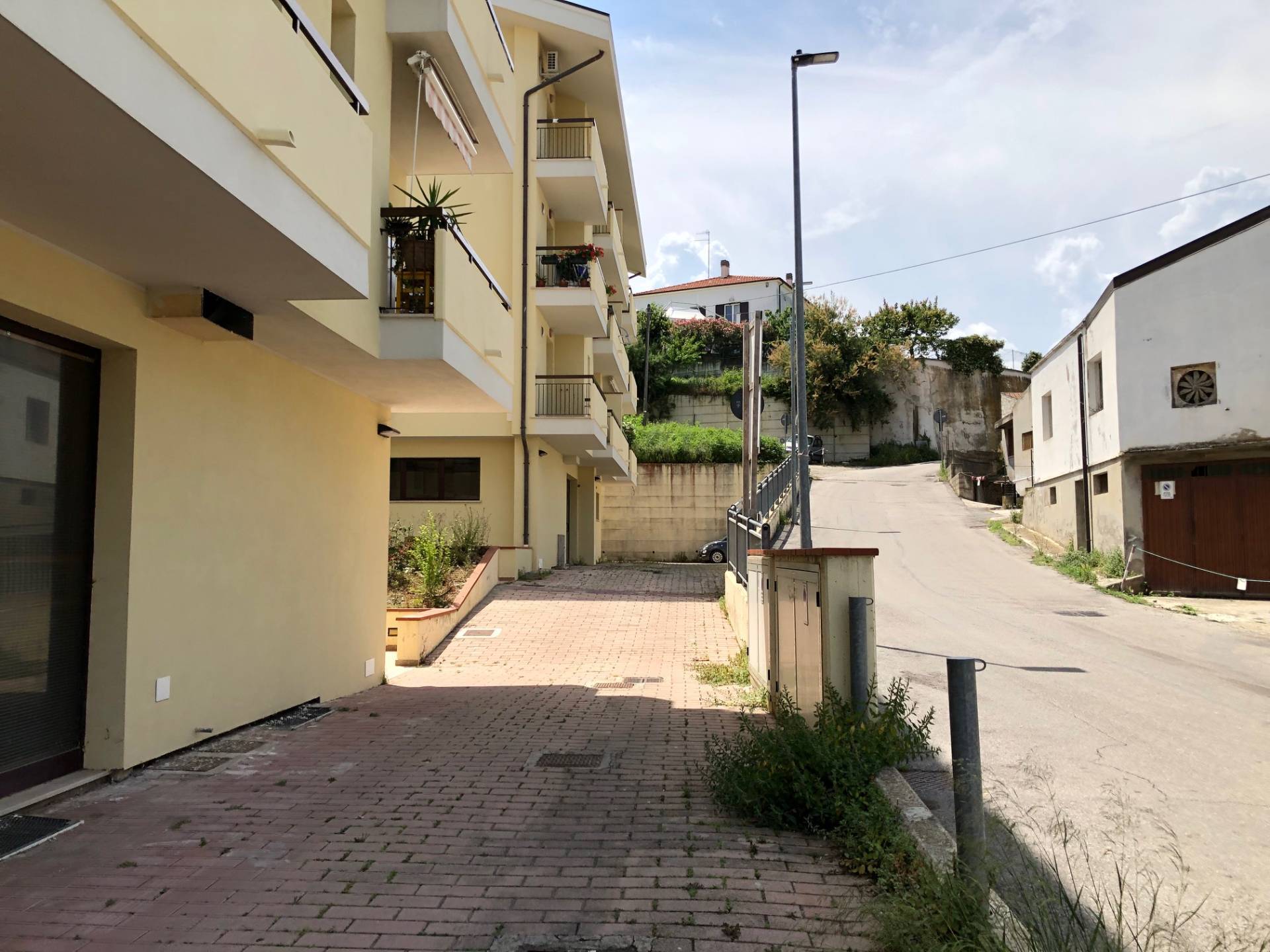 Locale commerciale in vendita a Silvi, Silvi Marina