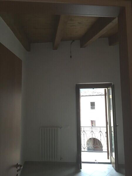 Palazzo in vendita a Isola del Gran Sasso d'Italia, centro storico