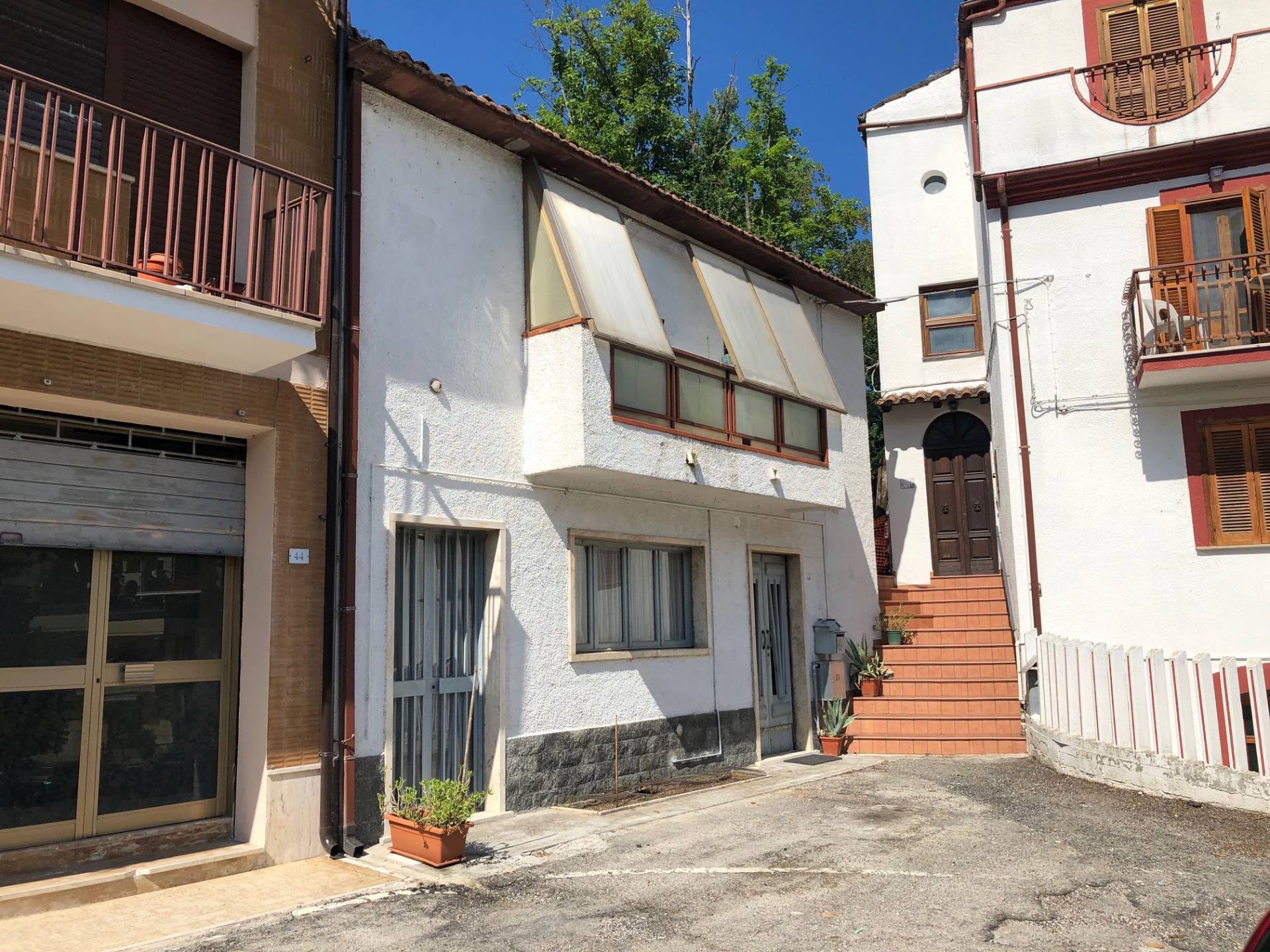 Villette a schiera in vendita a Isola del Gran Sasso d'Italia, centro