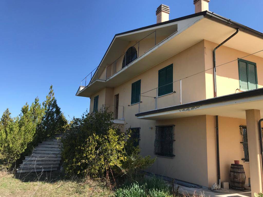 Villa in vendita a Sant'Omero, Poggio Morello