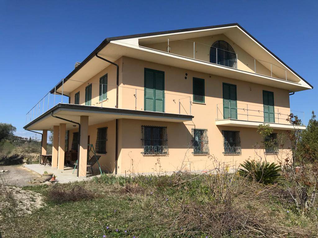 Villa in vendita a Sant'Omero, Poggio Morello