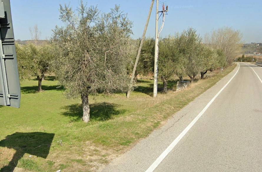 Terreno industriale in vendita a Castellalto, Casemolino