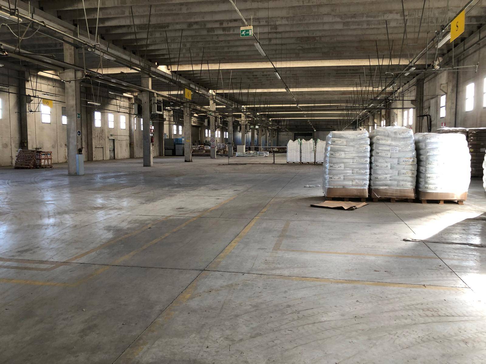 Capannone in vendita a Tortoreto, Salino