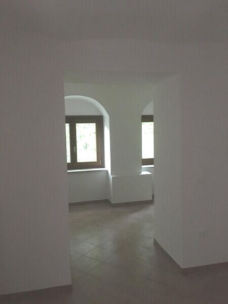 Palazzo in vendita a Isola del Gran Sasso d'Italia, centro storico