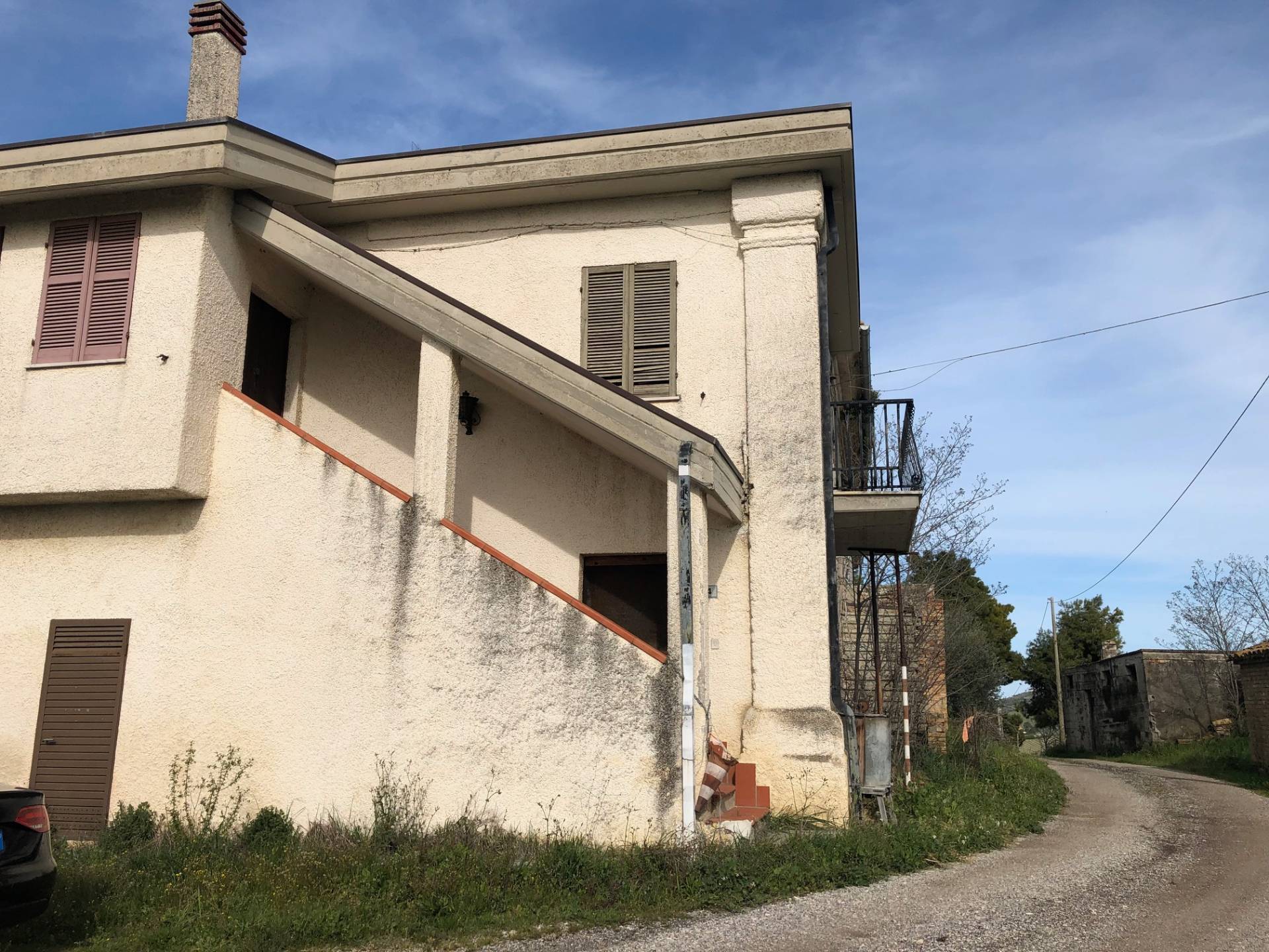 Palazzo in vendita a Notaresco, Grasciano