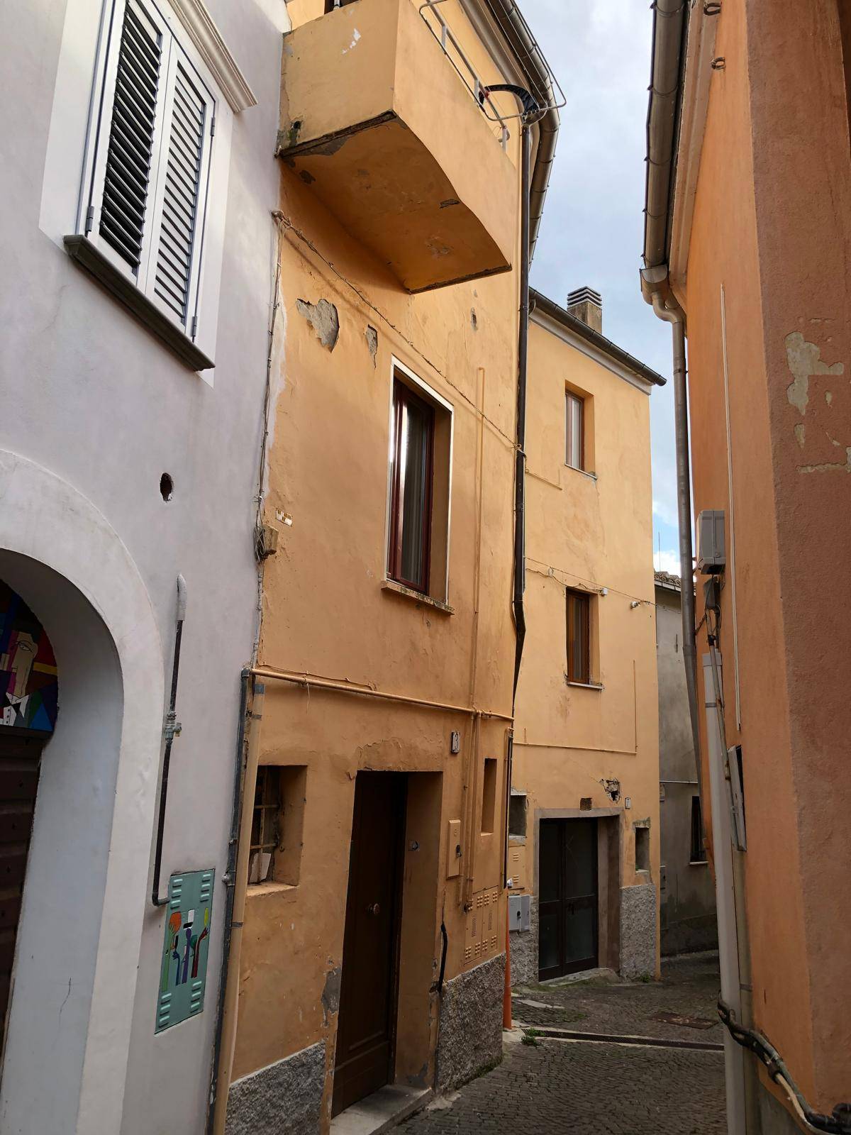 Palazzo in vendita a Canzano, centro