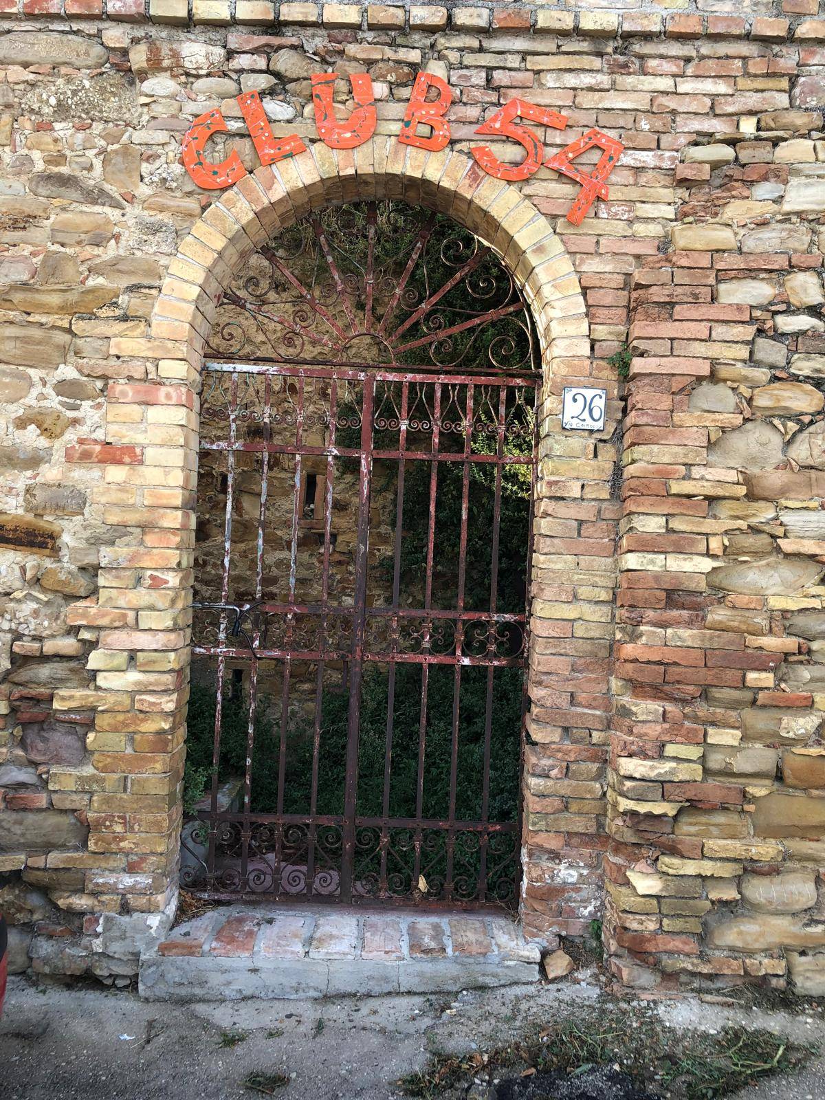 Palazzo in vendita a Canzano, centro