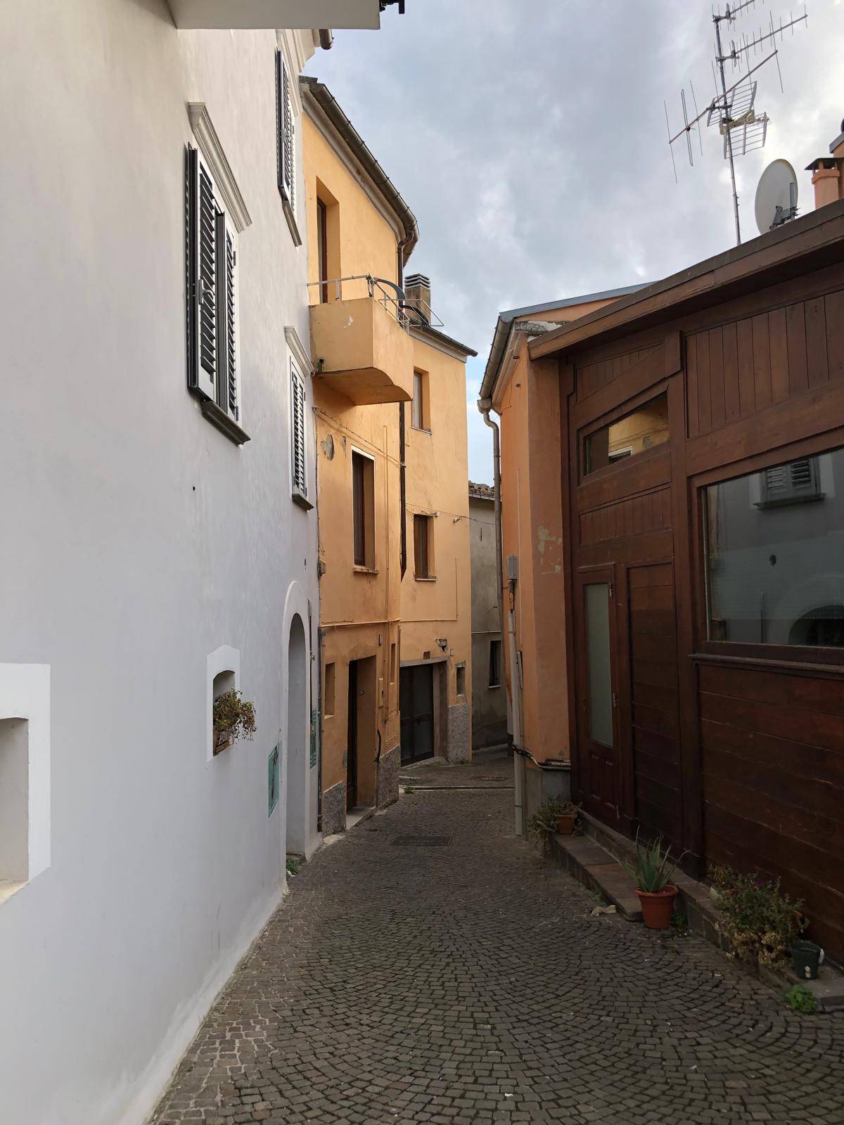 Palazzo in vendita a Canzano, centro